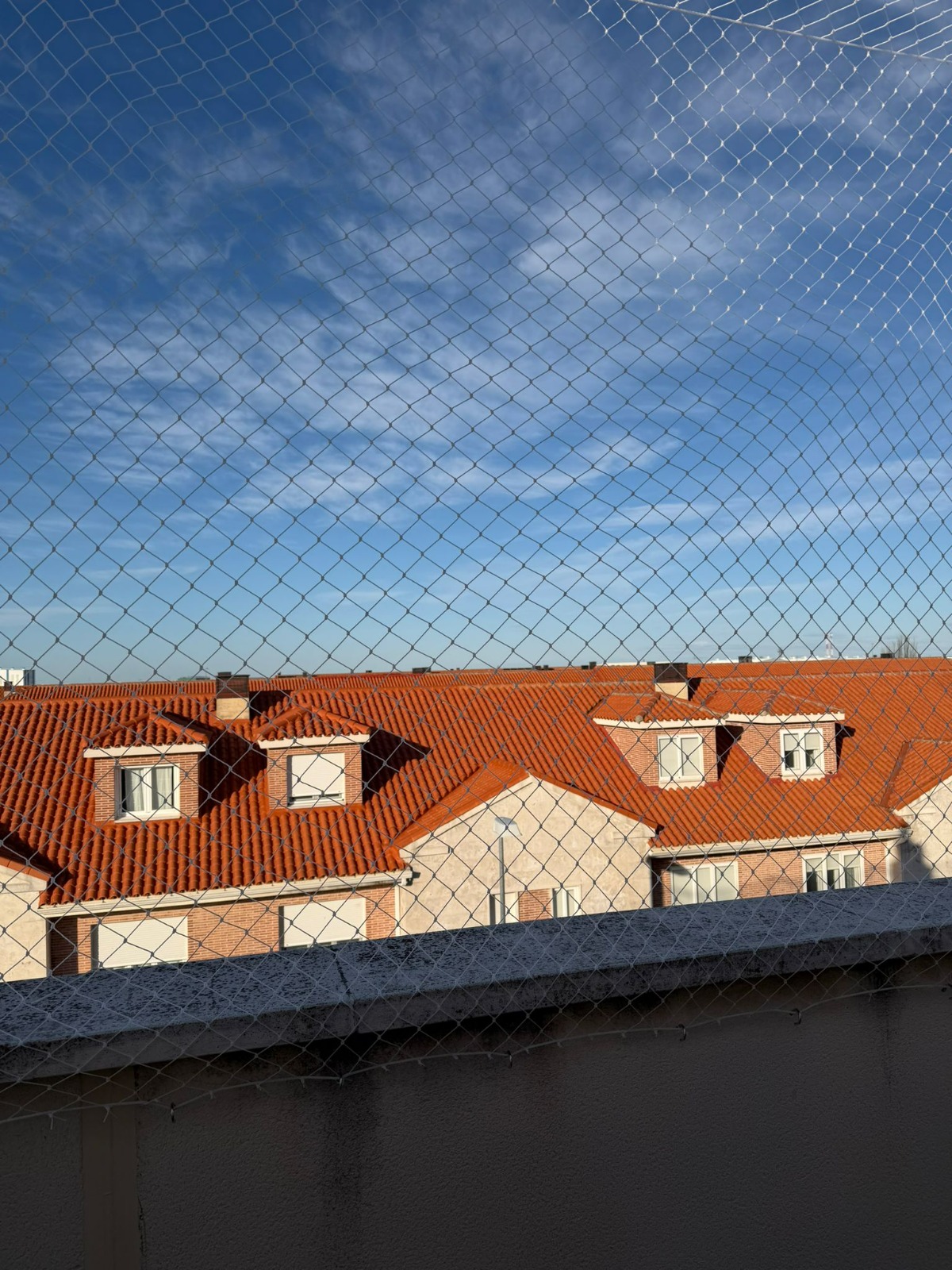 Malla protectora de seguridad completa para balcones y ventanas en Valencia